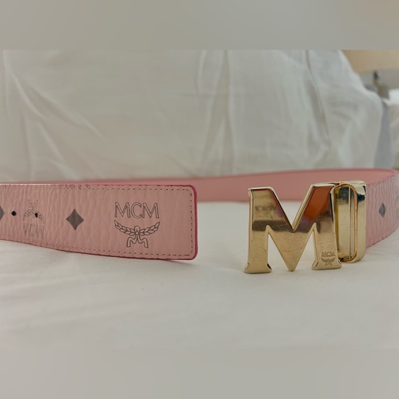 MCM Women’s Reversible Belt In Powder Pink - Picture 2 of 5